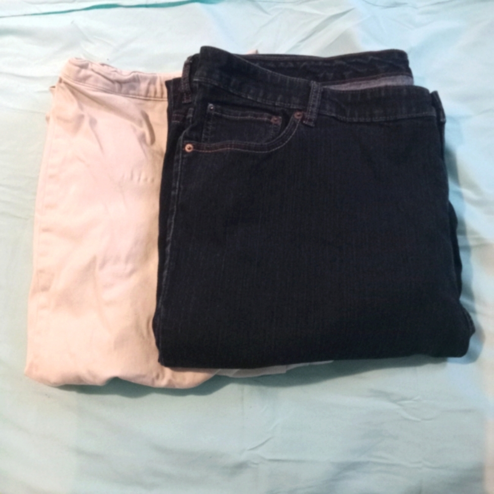 NWOT Womens Venezia Dark Jeans (1) Basic Editions Khaki Pants (1) 24 Lot Bundle
